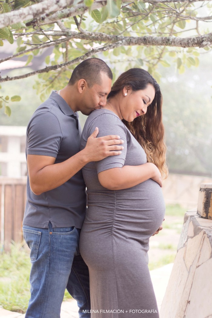 Pareja sesión maternidad perfil