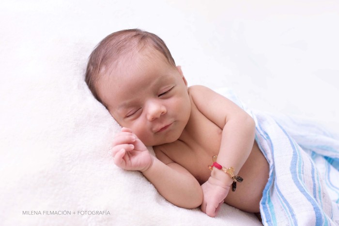 Fotografía newborn Tuxtla sonriendo