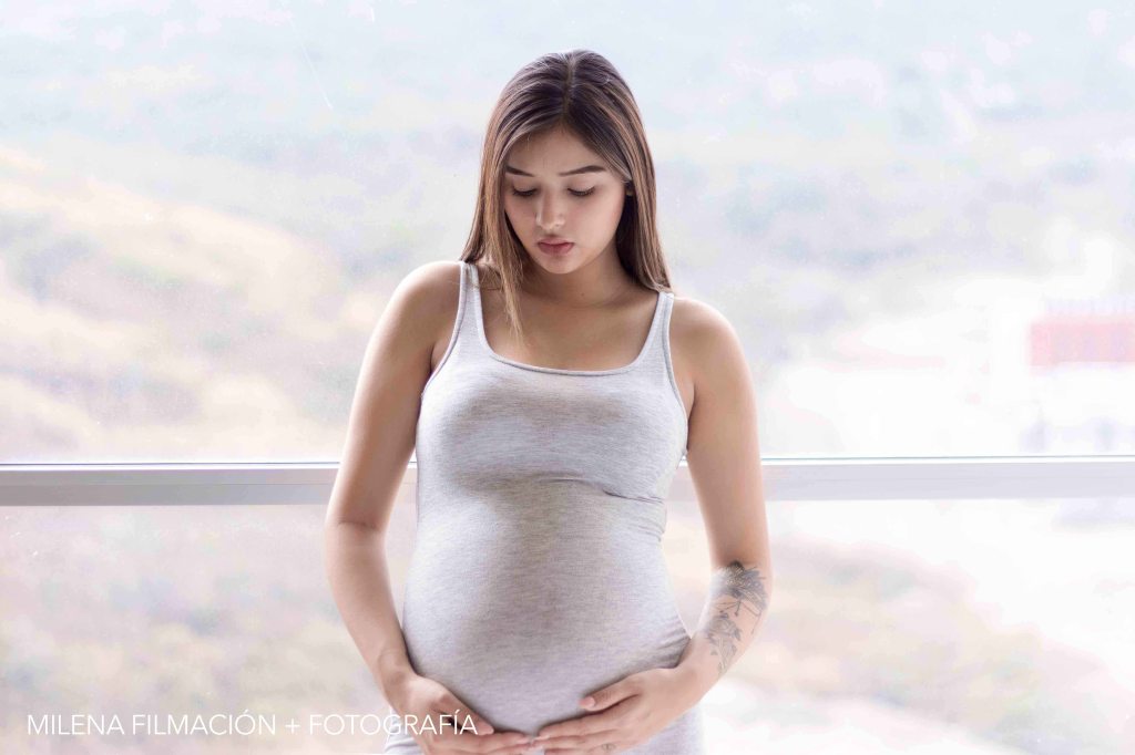 Sesión embarazo elegante