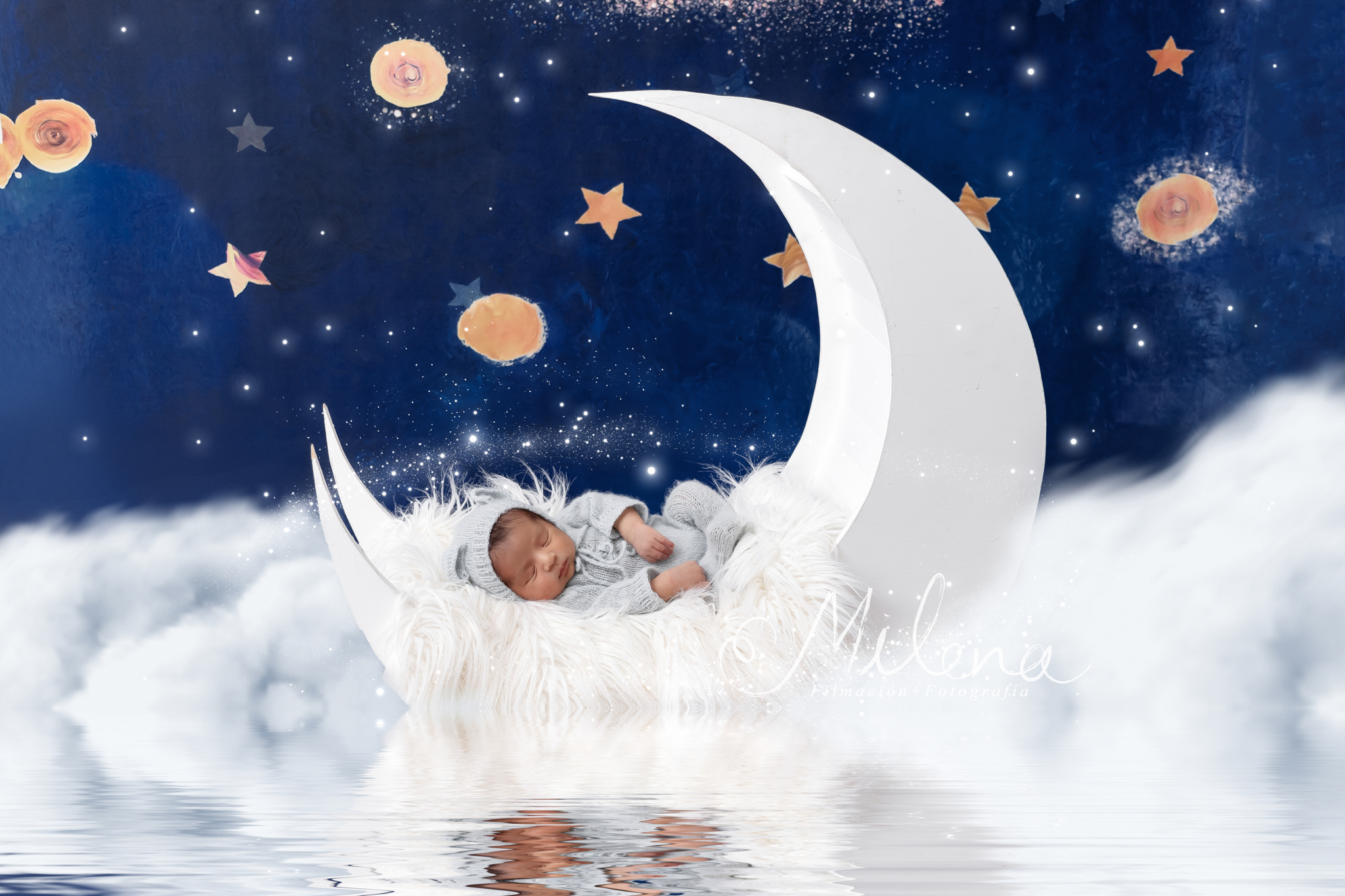 fotografía newborn bebé arcoíris en la luna