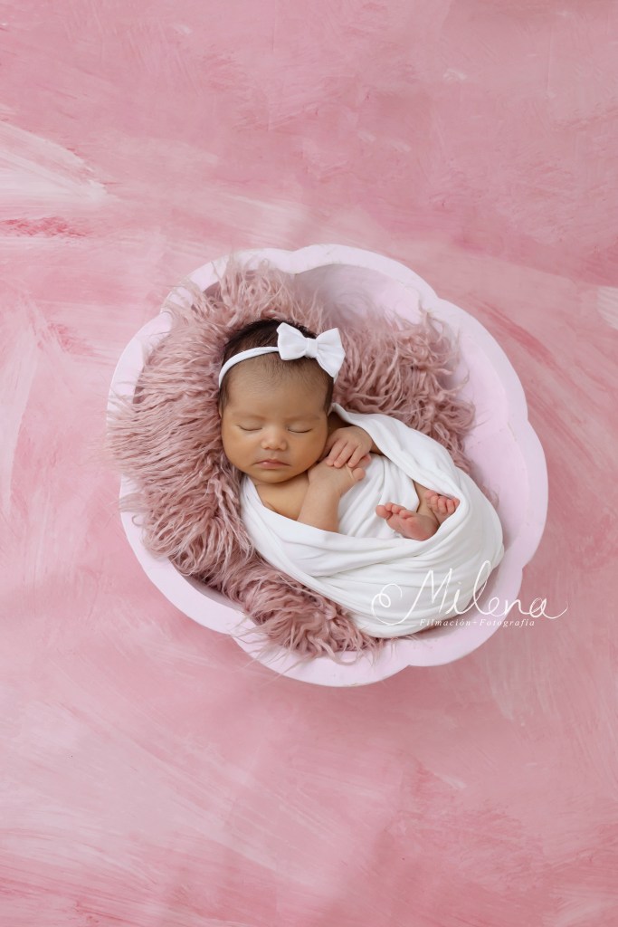bebé envuelta fotografía newborn
